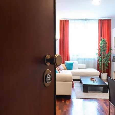 아파트 Margot - Quiet And Elegant With Free Parking