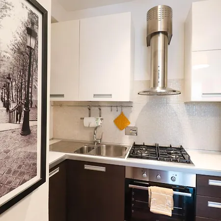 Margot - Quiet And Elegant With Free Parking 아파트 *