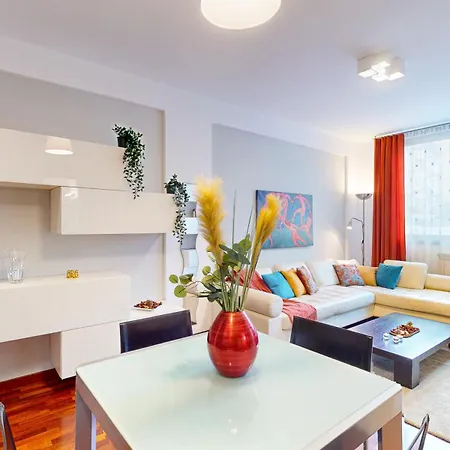 아파트 Margot - Quiet And Elegant With Free Parking *