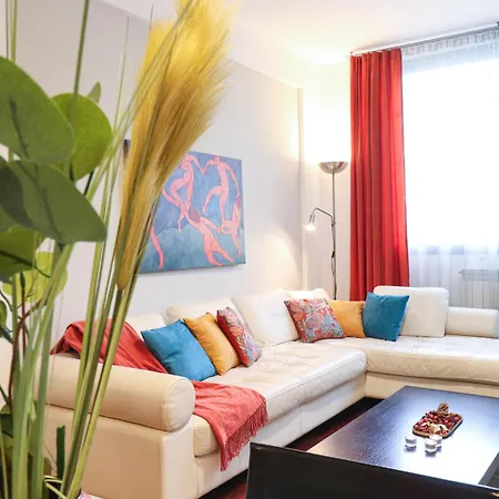 Margot - Quiet And Elegant With Free Parking * Rom