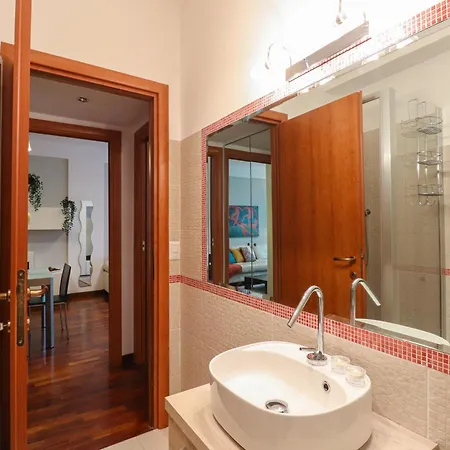 Margot - Quiet And Elegant With Free Parking 아파트 로마