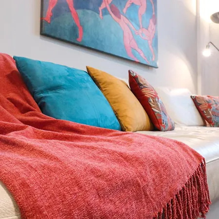 Margot - Quiet And Elegant With Free Parking
